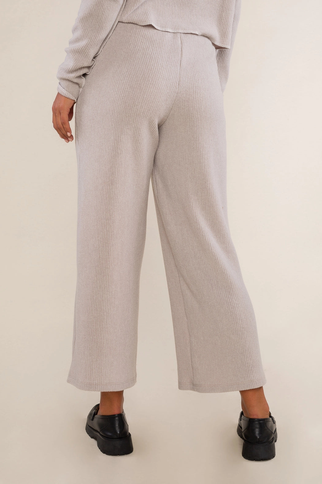 Pleated Knit Pant