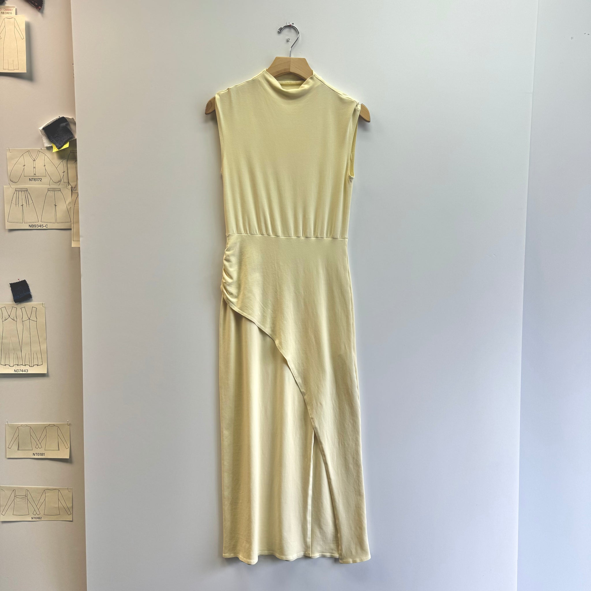 Mockneck Dress - Banana