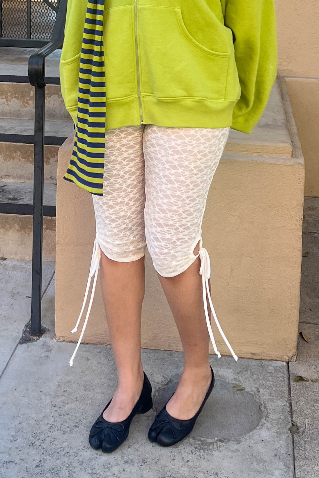 【関税込み】givenchy LACE CHANDELIER LEGGINGS Givenchy Lace Chandelier Leggings - Pants - BeyondStyle