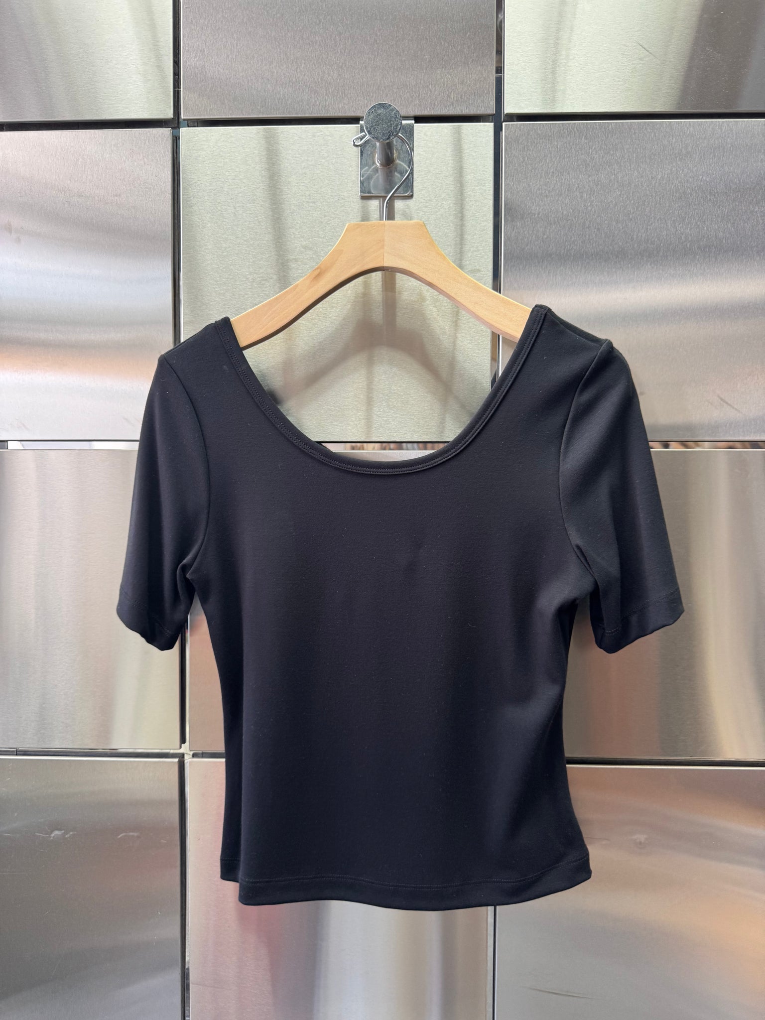 Low Back Basic Tee