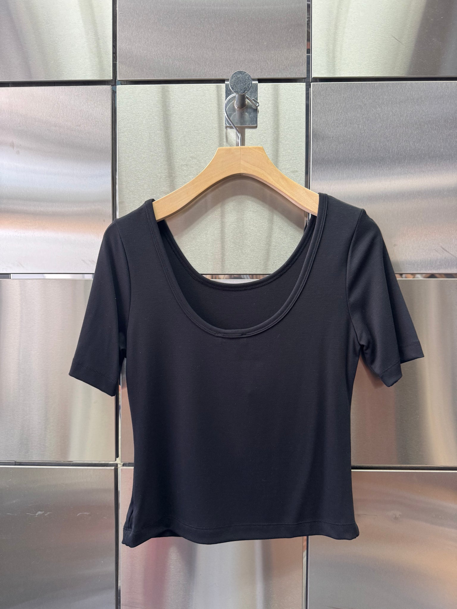 Low Back Basic Tee