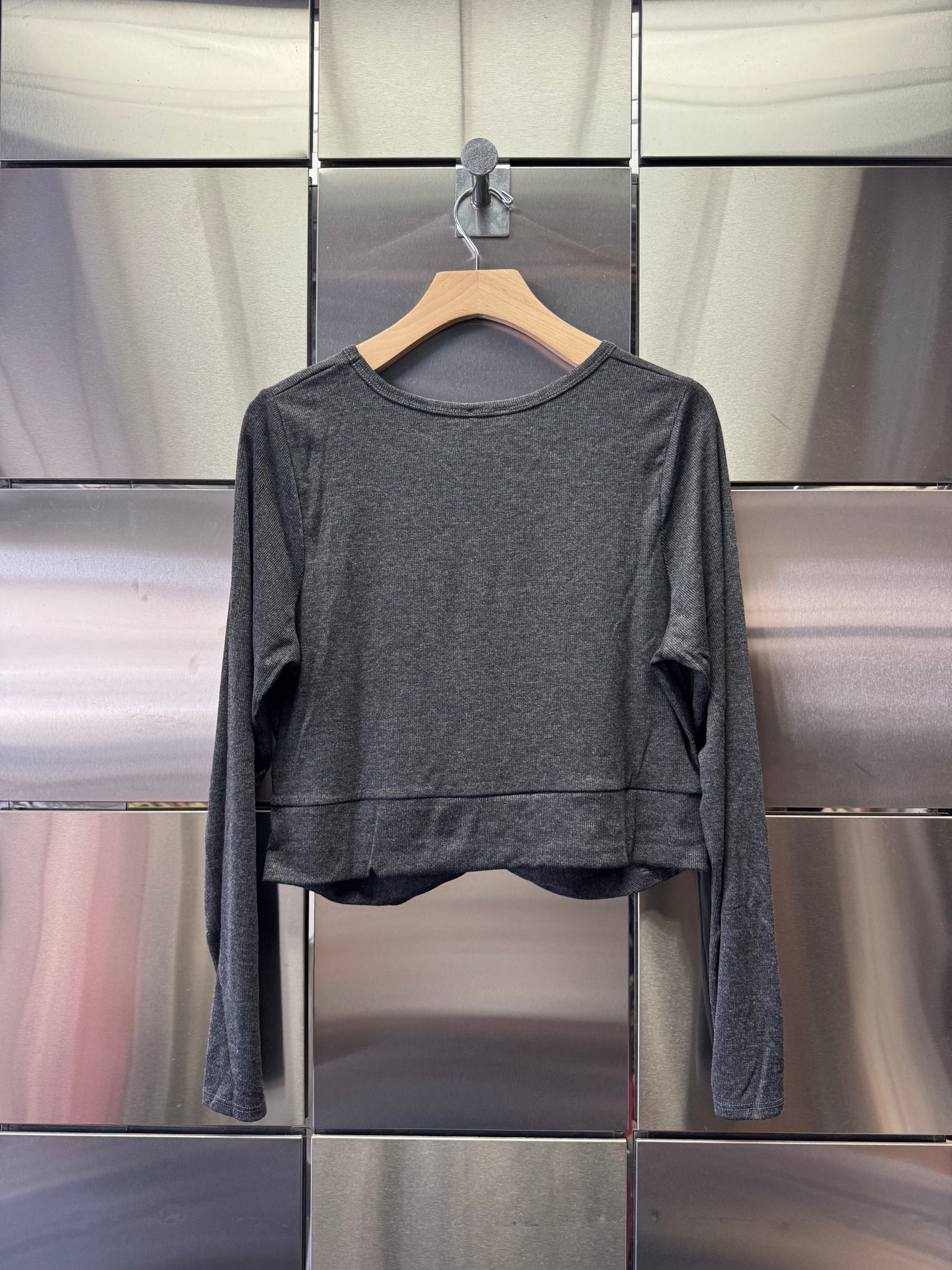 Twist Front Top