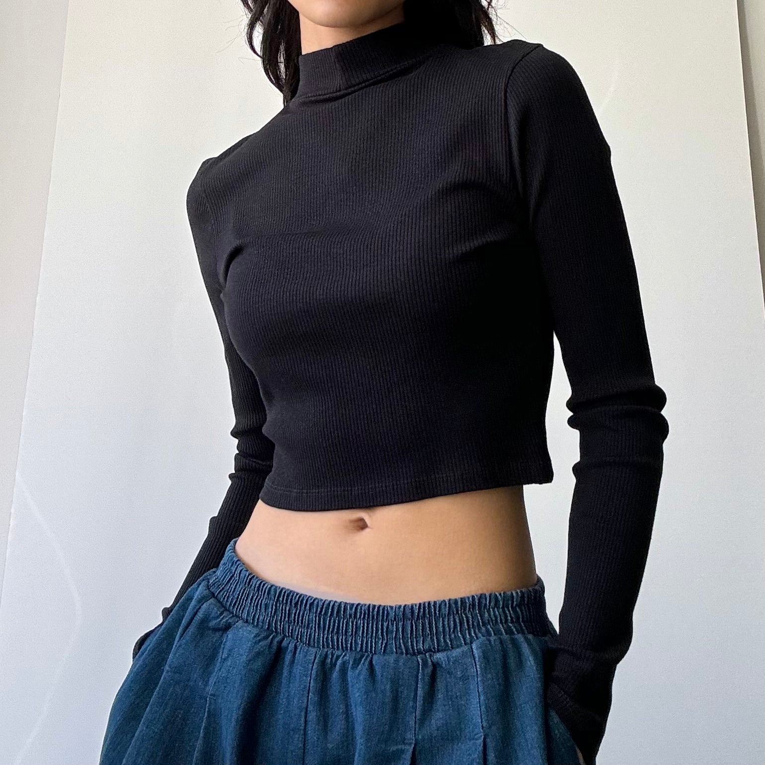 4x2 Rib Hemp Cropped Mockneck Tee - Black