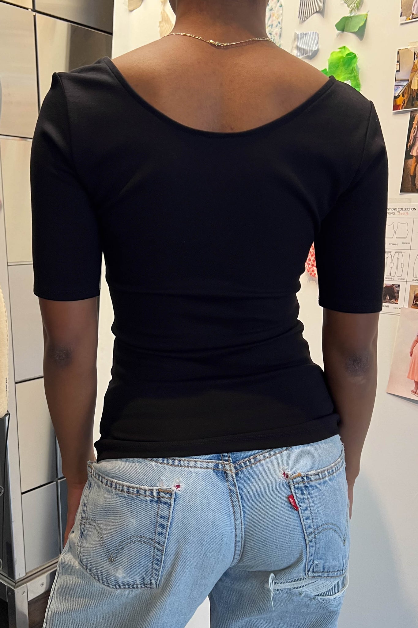Scoop Neck Tee - Black