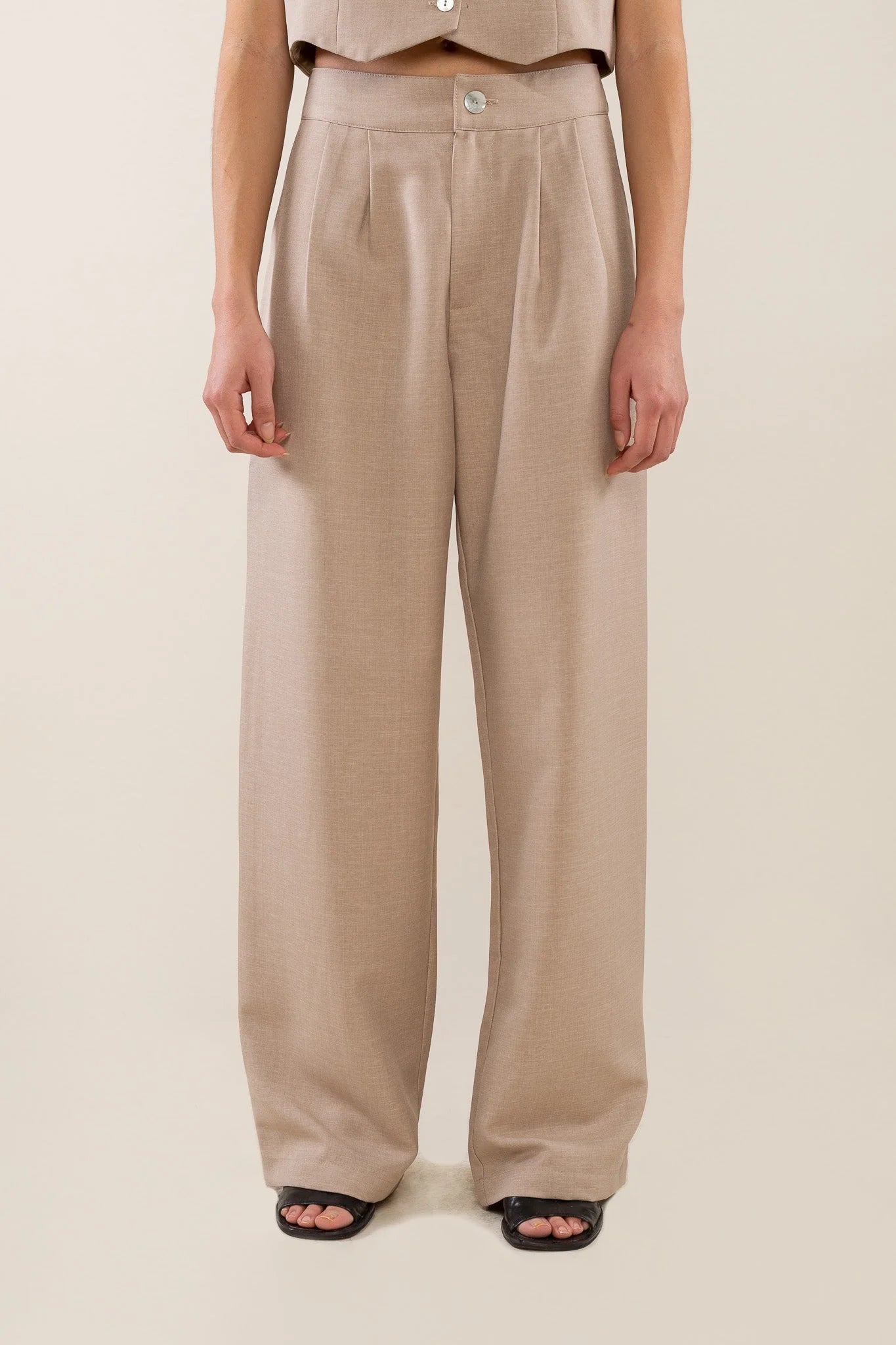 Trouser w/ Shell Button