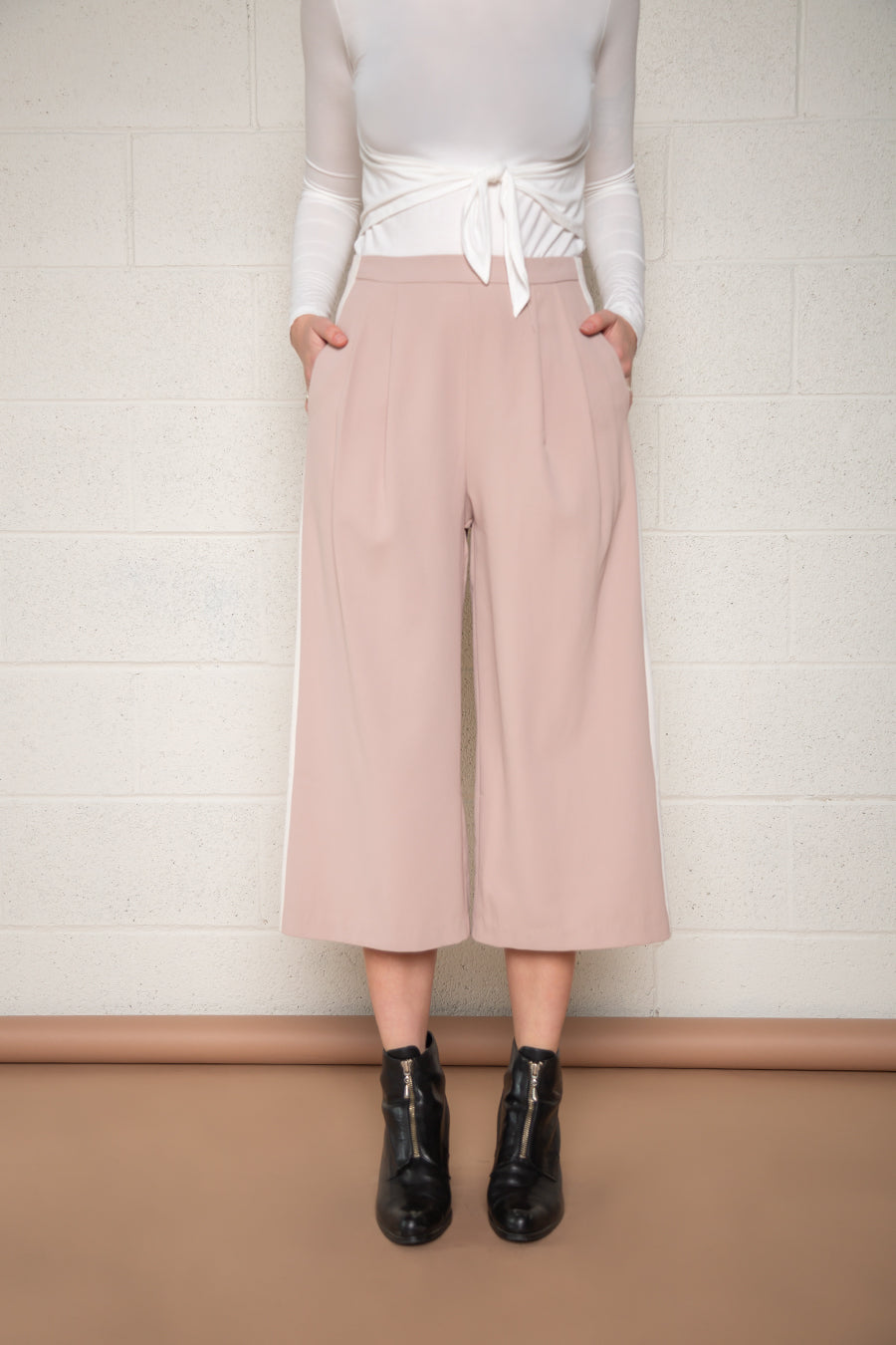 Contrast Crop Trousers