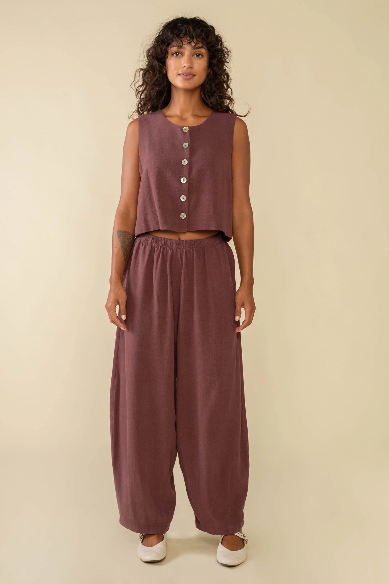 Hi-Neck Linen Vest