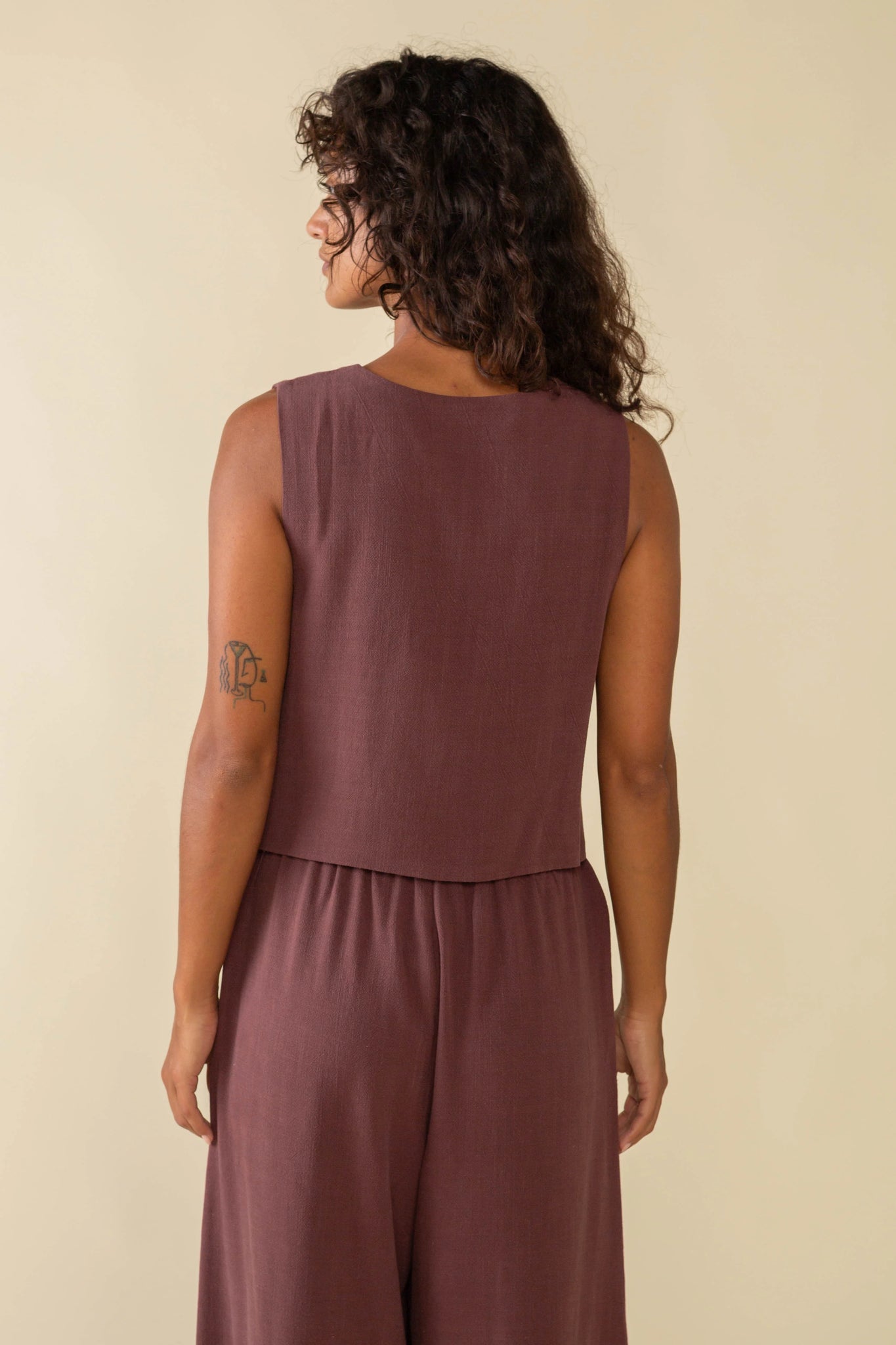 Hi-Neck Linen Vest